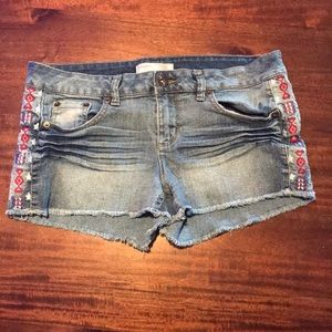 No boundaries jean shorts size 11